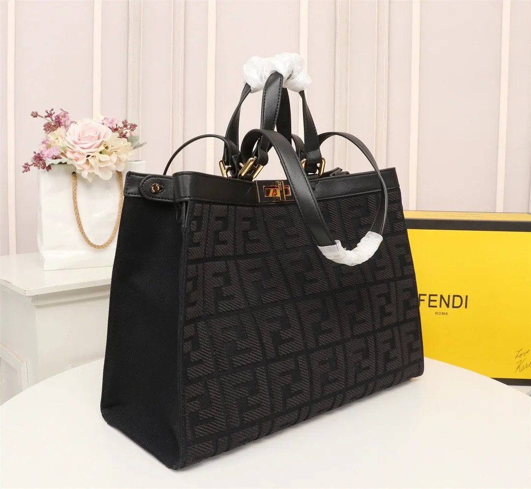 EN   Designer bags by Fendi 085